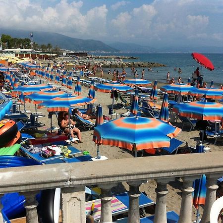 Hotel Pescetto 알벤가 외부 사진