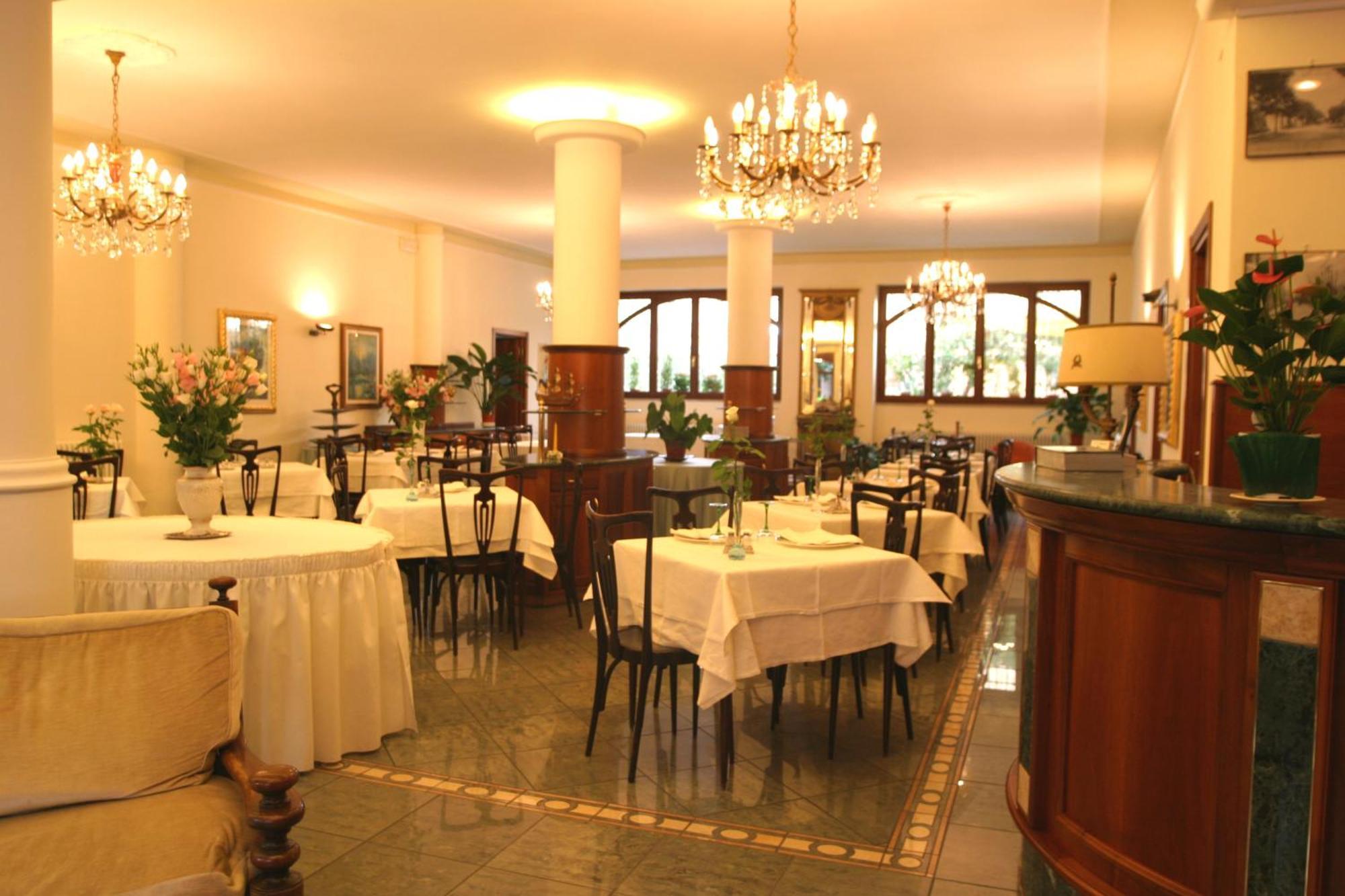 Hotel Pescetto 알벤가 외부 사진