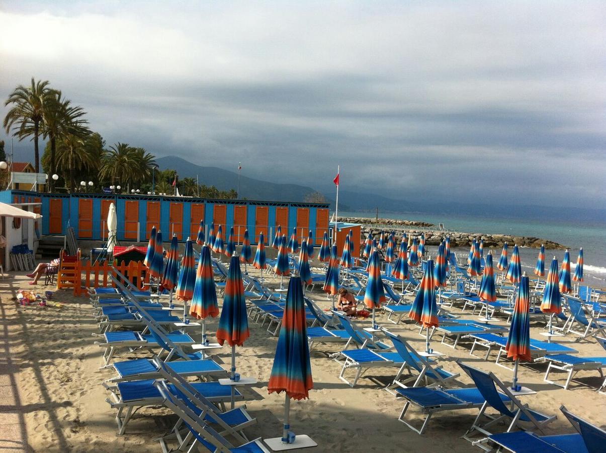 Hotel Pescetto 알벤가 외부 사진