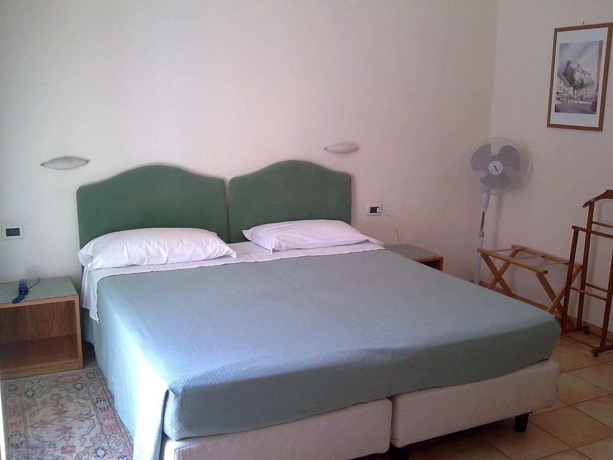 Hotel Pescetto 알벤가 외부 사진
