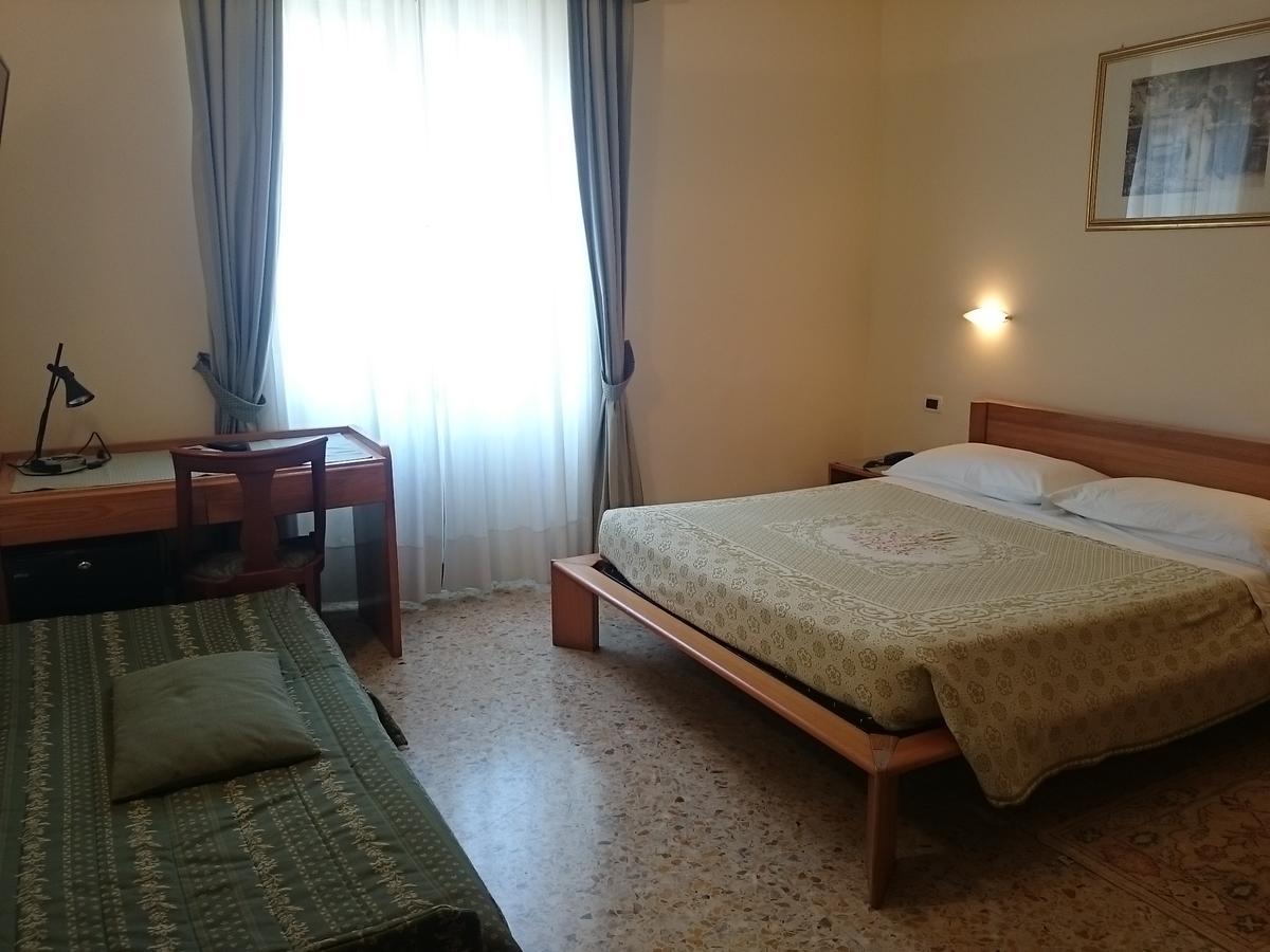 Hotel Pescetto 알벤가 외부 사진
