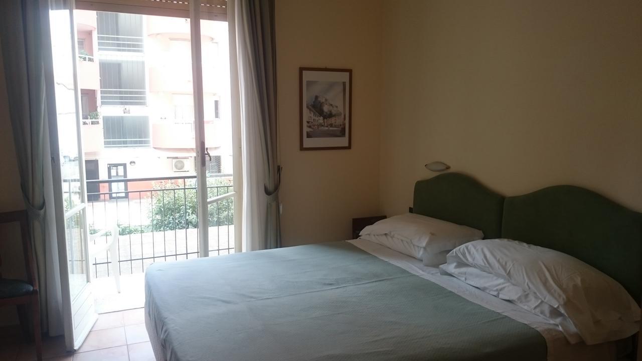 Hotel Pescetto 알벤가 외부 사진
